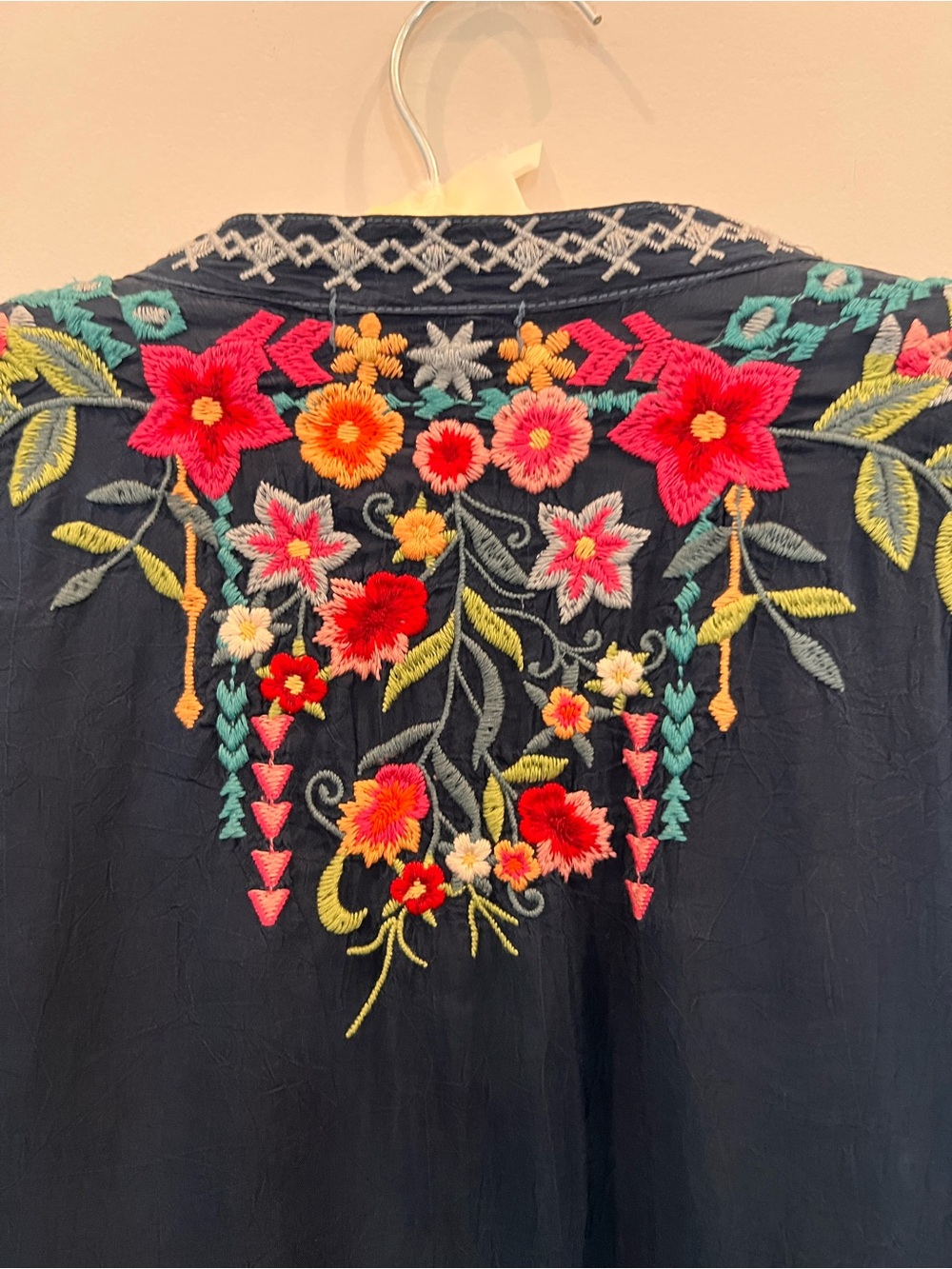 Johnny Was Embroidered Navy Floral Tunic Top - Picture 4 of 11